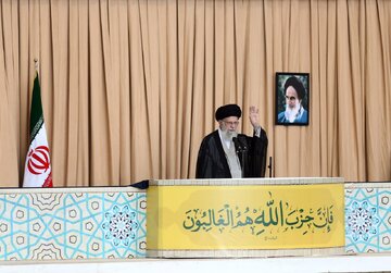  تصویری از پوستر معنادار سایت رهبر انقلاب 