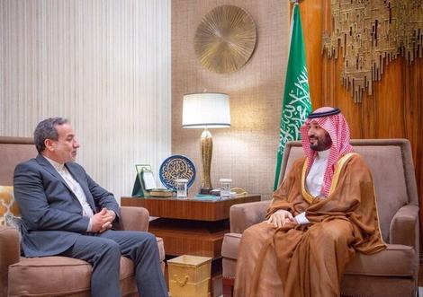 عکسی از رایزنی عراقچی با بن سلمان ولیعهد عربستان