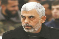  محتویات همراه شهید یحیی سنوار+عکس