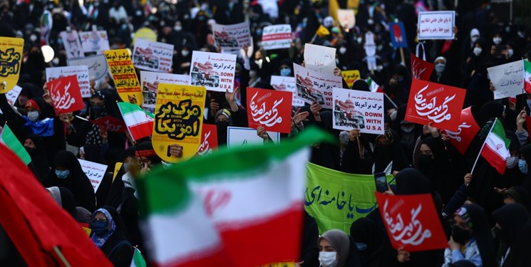 عکس پربازدید صداوسیما از راهپیمایی ۱۳ آبان تهران