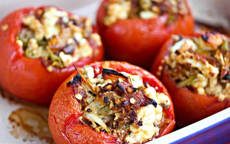 گوجه فرنگی شکم پر ( پنیر و زیتون )