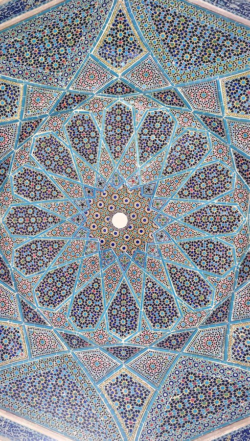 سقف زیبای آرامگاه حافظ