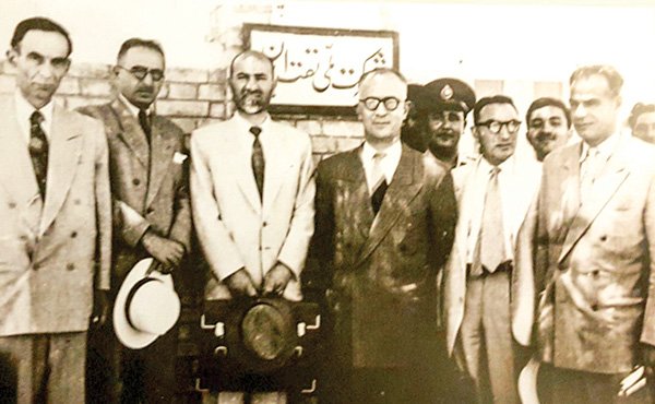 قابی از روزهای خروج انگلیسی‌ها از آبادان اوایل دهه ۳۰ خورشیدی 