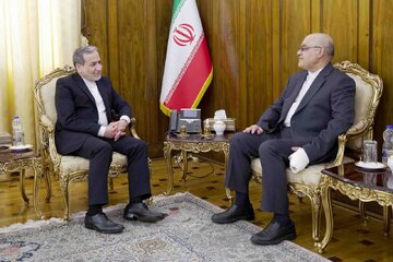 تصاویری جدید از وضعیت سفیر ایران در لبنان/ دیدار عراقچی با امانی