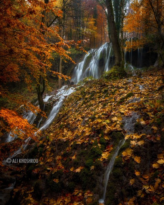 تصویری از آبشار اوبن در پاییز زیبای مازندران 