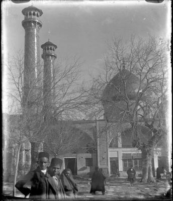 باغ طوطی حرم شاه عبدالعظیم در شهرری در دوران قاجار