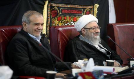  چهره غمگین سعید جلیلی در جلسه‌ای با حضور پزشکیان 