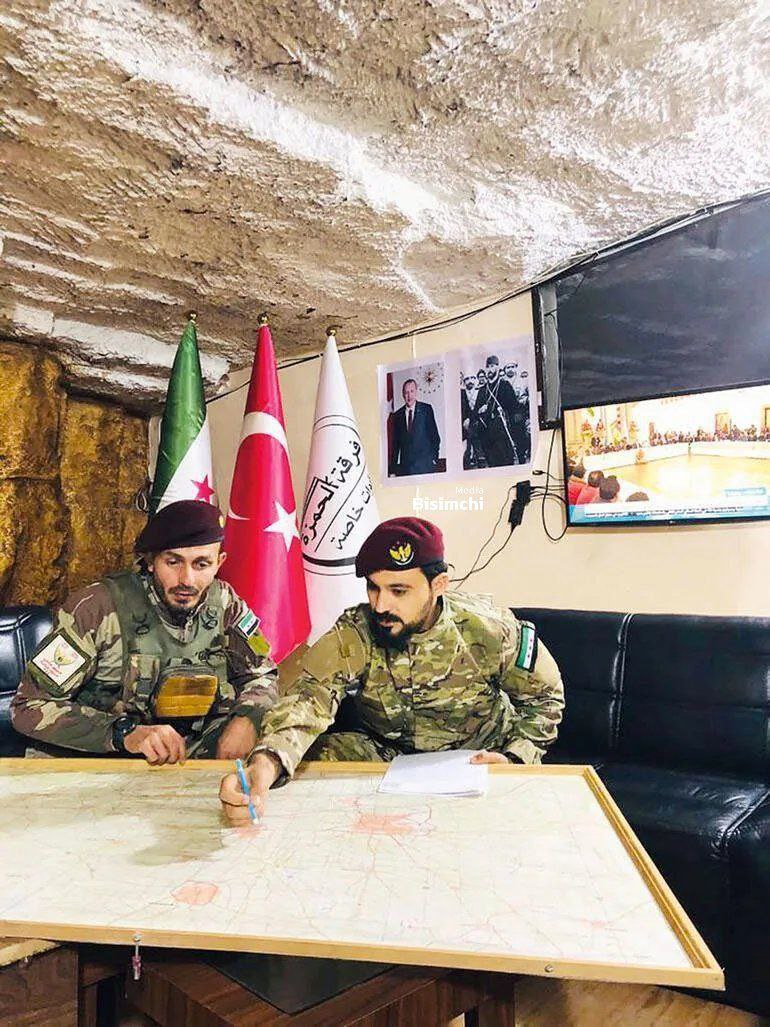 تصاویر اردوغان و آتاتورک در مرکز فرماندهی گروهک تروریستی تکفیری در سوریه! + عکس