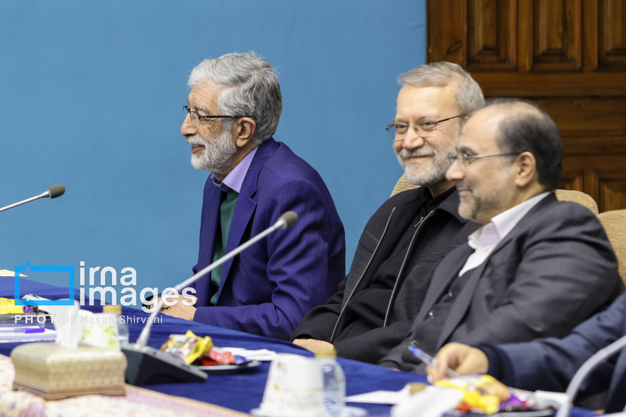 تصاویری از همنشینی حداد عادل و لاریجانی در یک جلسه+عکس