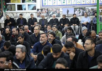 عکس هایی جدید از پسر سردار سلیمانی در بیت الزهرای حاج قاسم
