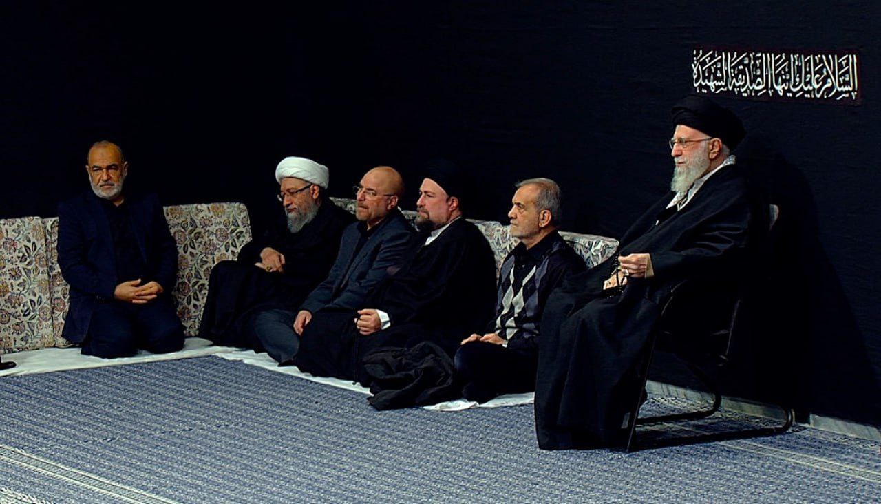 تصویری از عزاداری حضرت فاطمه‌(س) در حسینیه امام خمینی