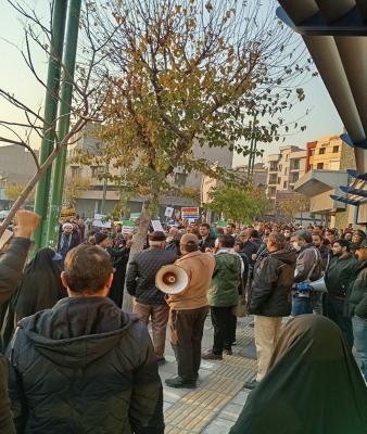  تصویر توجه‌برانگیز از یک تجمع در میدان پاستور تهران 
