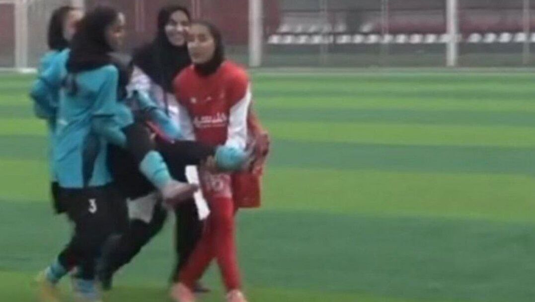  تصویر عجیبی که از بازی زنان پرسپولیس وایرال شد 