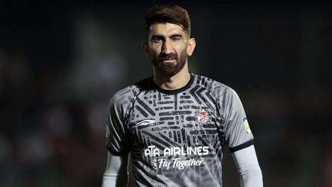 شوخی فوتبالی بیرانوند با سرمای تبریز+ عکس