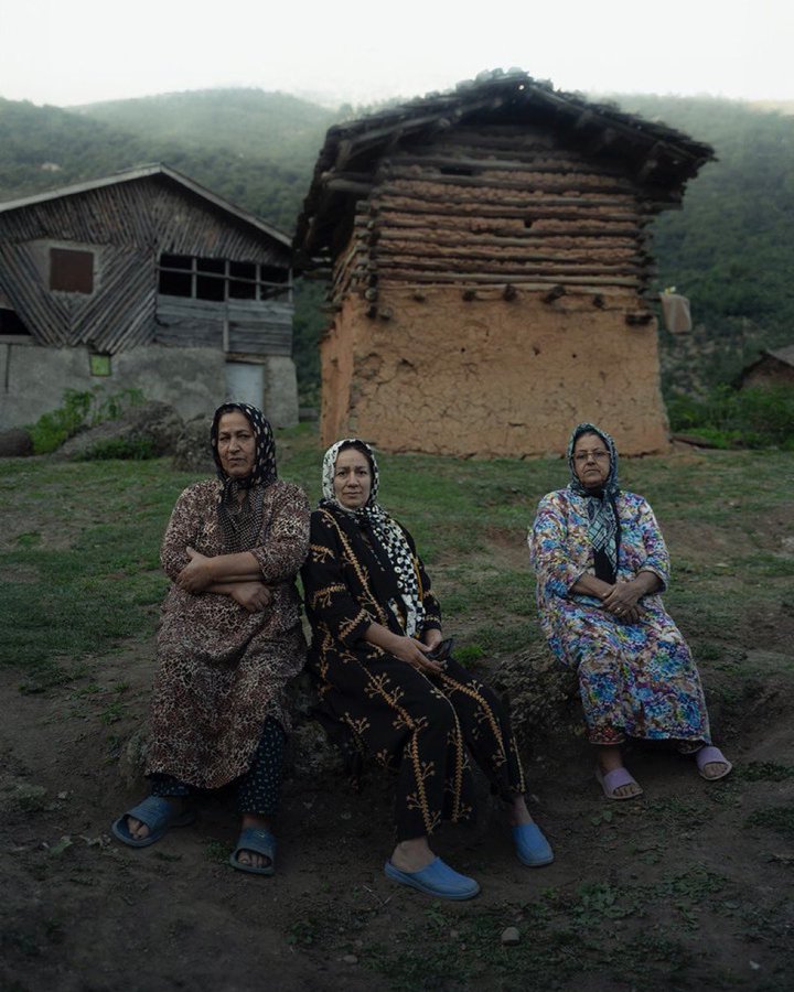 تصویری زیبا از مادران ایران در ارتفاعات تنکابن