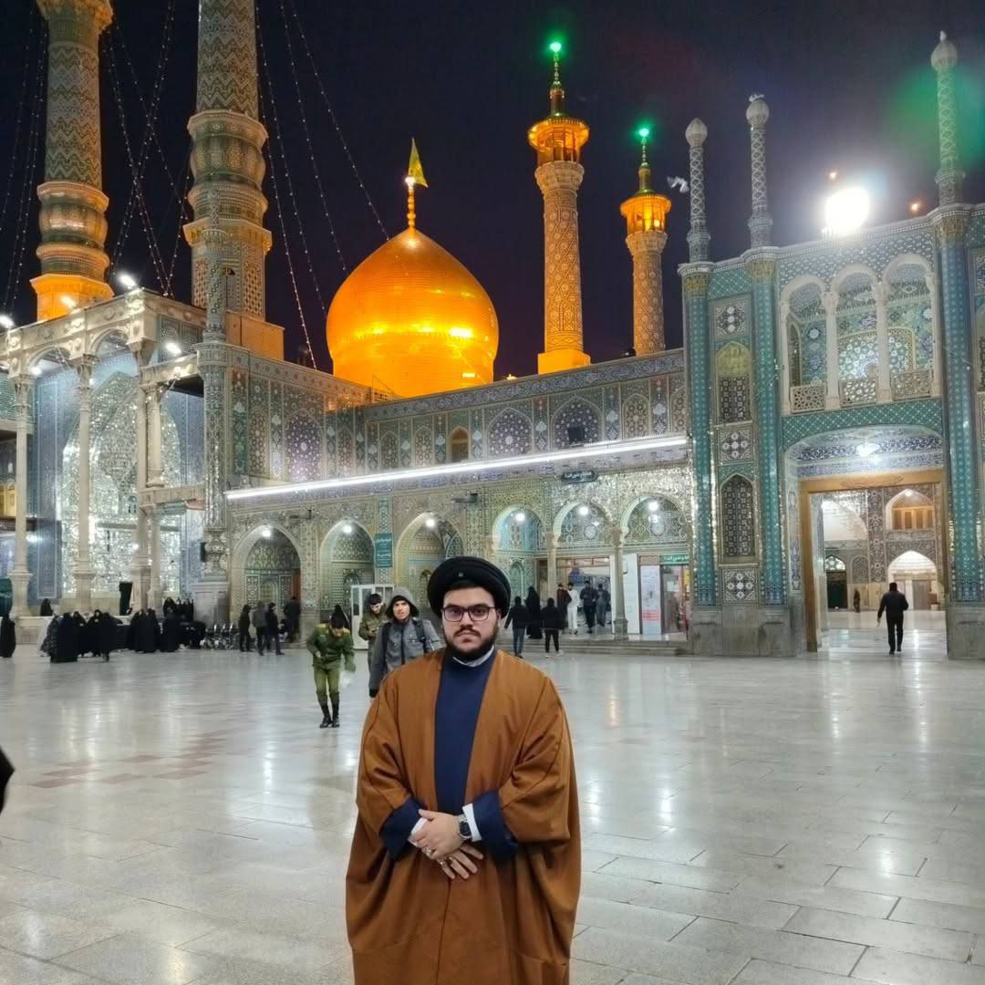 عمامه گذاری پسر شهید سید حسن نصرالله به دست رهبر انقلاب + عکس عمامه گذاری پسر شهید سید حسن نصرالله به دست رهبر انقلاب + عکس