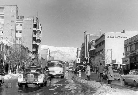 تهران خیابان سعدی جنوبی دهه ۴۰ خورشیدی پس از بارش باران