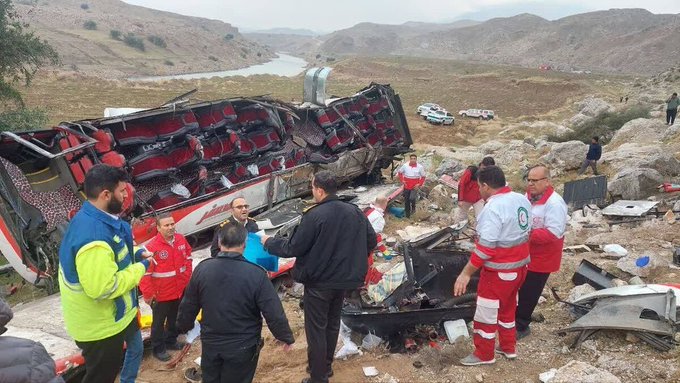 تصویر غم انگیز از اتوبوس سربازان وطن پس از سانحه