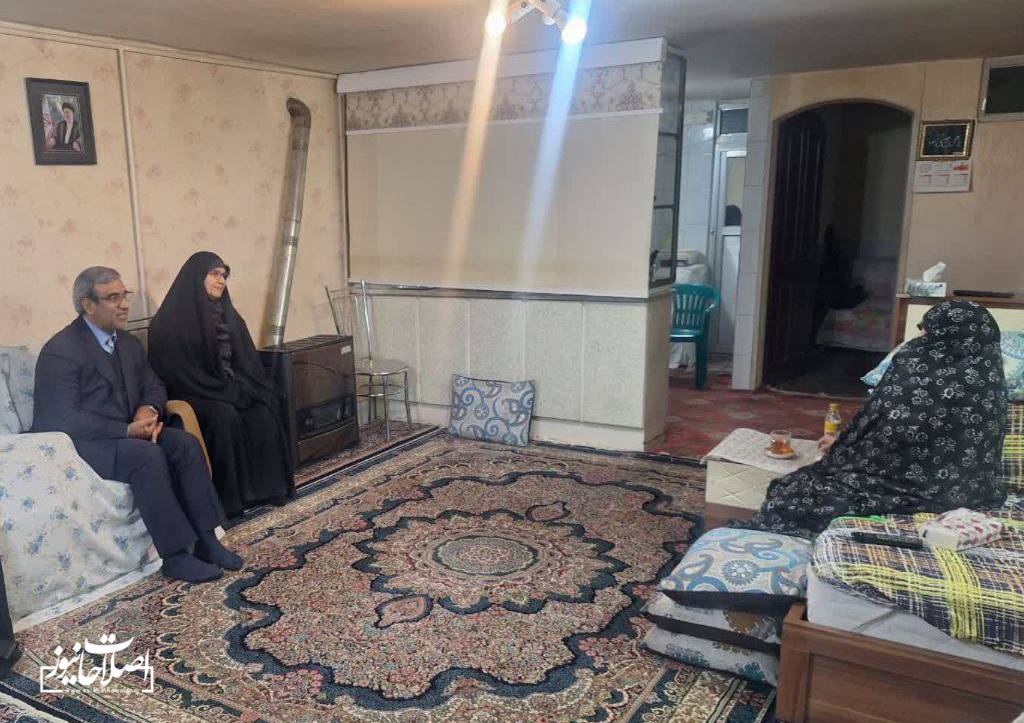 دیدار نماینده دولت با مادر شهید رئیسی به مناسبت روز مادر