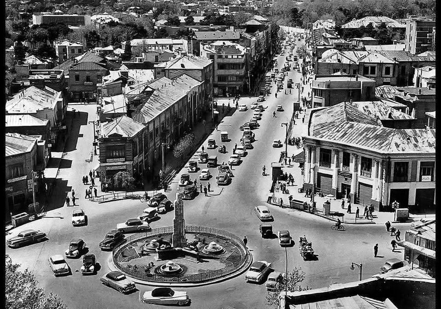 عکسی قدیمی از میدانی در تهران که بارها شکل عوض کرد 
