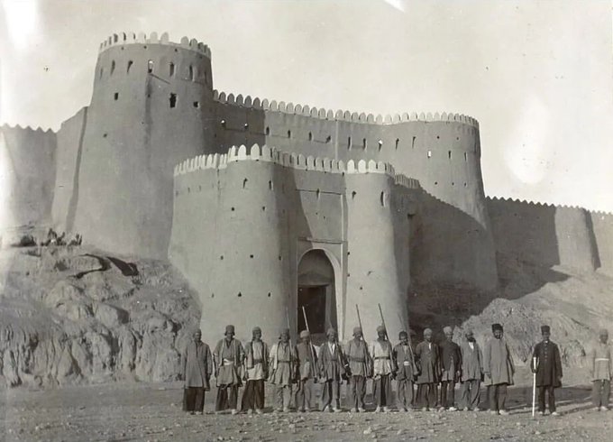 تصویری از ارگ بم در عصر قاجار