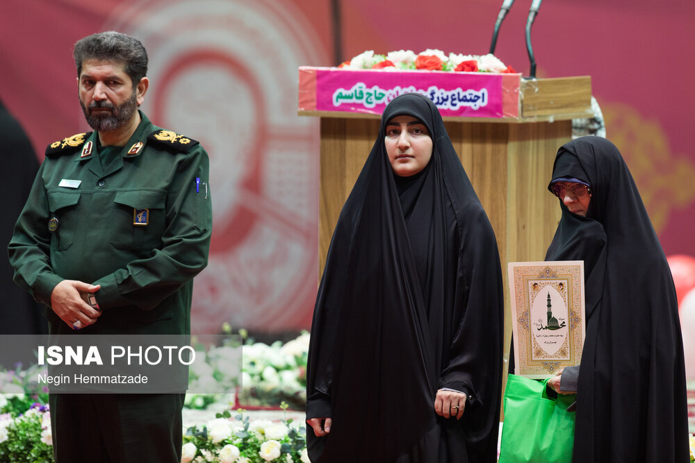 دختر سردار سلیمانی در اجتماع بزرگ دختران حاج قاسم+ تصاویر