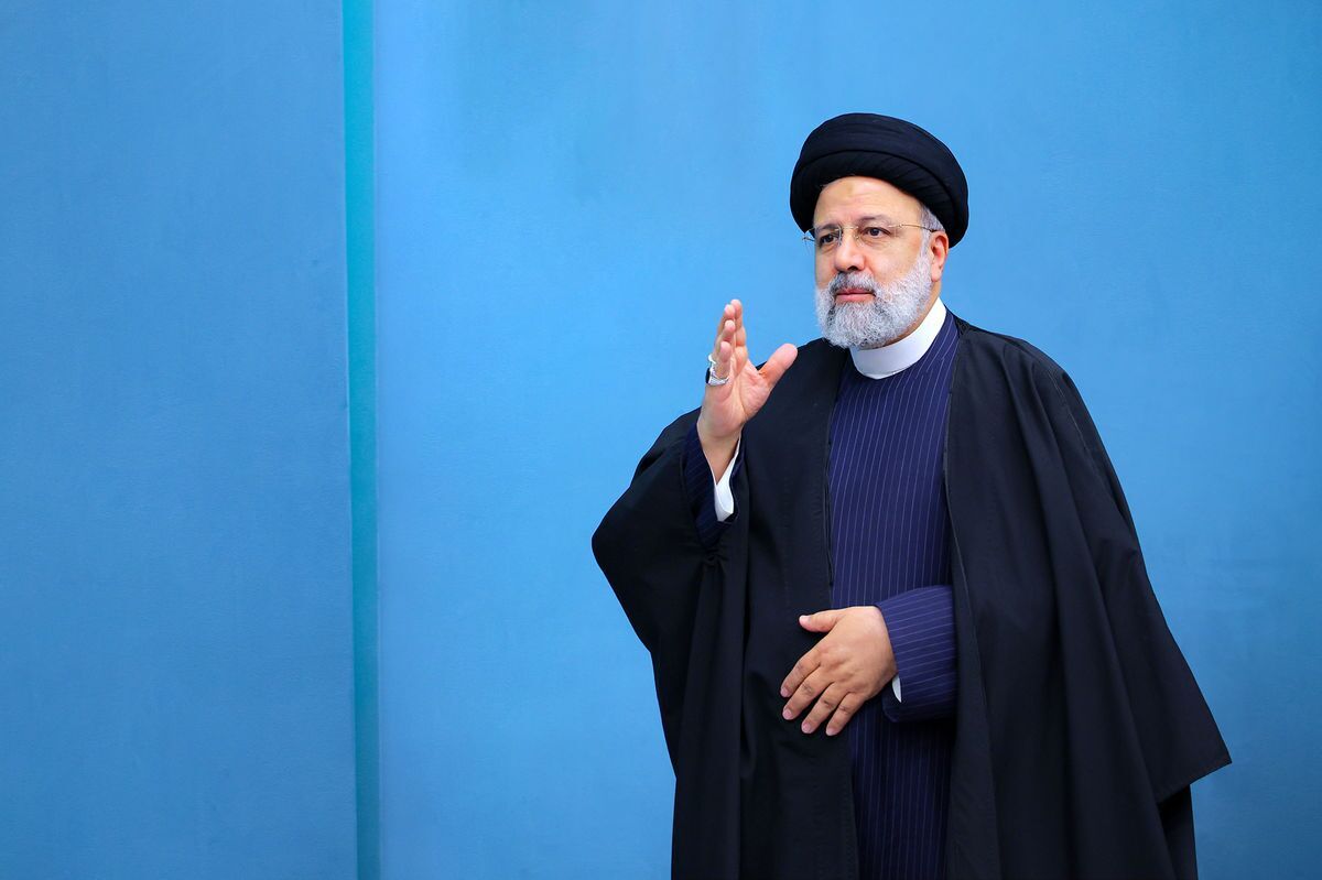 از تندیس شهید رئیسی در بزرگراه بعثت تهران رونمایی شد 