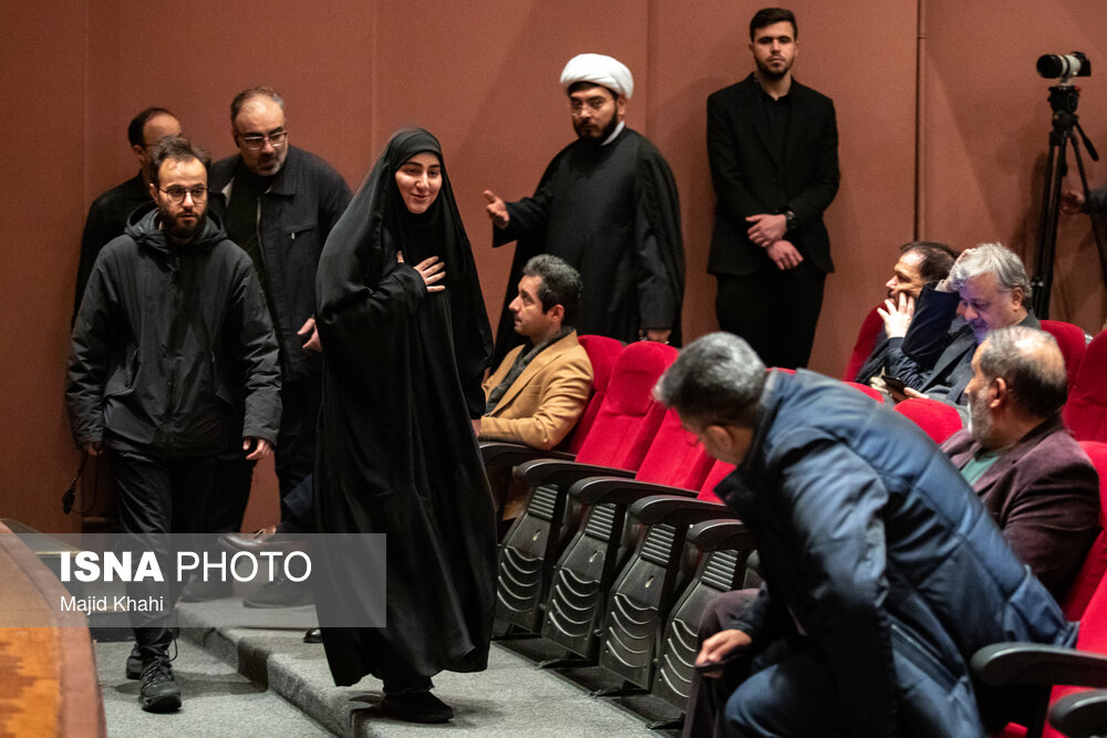 تصاویری از یک اختتامیه با حضور زینب سلیمانی 