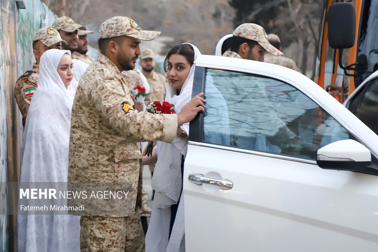 چند قاب رمانتیک از سربازان ارتش پربازدید شد+عکس