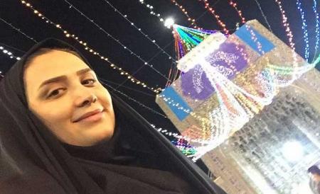 حجاب مجری معروف تلویزیون در یک مکان مقدس + عکس