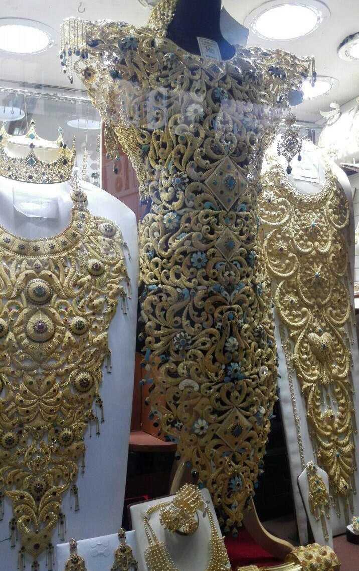 لباس سه میلیارد تومانی دیده اید +عکس