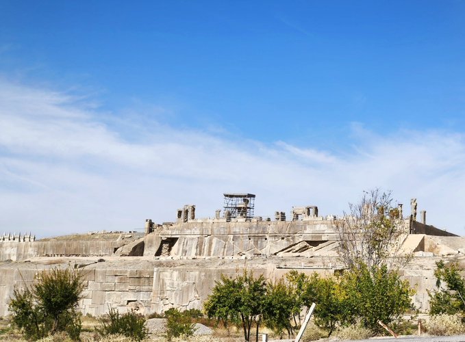تصویر کمتر دیده شده از نمای پشتی تخت جمشید 