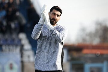  خنده‌های بیرانوند قبل از بازی مقابل پرسپولیس+ عکس