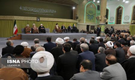 خوش و بش احمدی‌نژاد با معاون اول روحانی در بیت رهبری+ تصاویر
