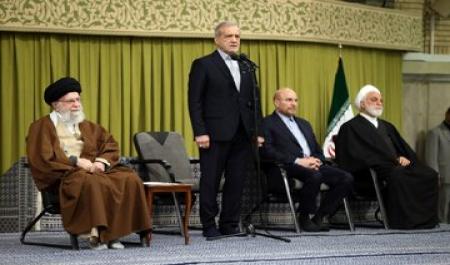 ایستادن پزشکیان، قالیباف و محسنی اژه ای+ تصاویر