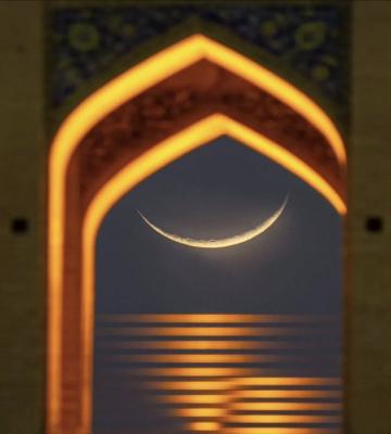 هلال ماه شعبان از کنار پل خواجو اصفهان 