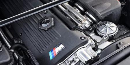 زیبایی ب‌ ام‌ و M3 E46 با موتور 6 سیلندر و گردش 8000 دور در دقیقه+ تصاویر 
