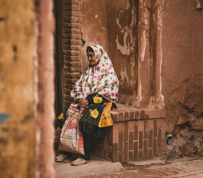 تصویری زیبا از یک مادر اهل ابیانه