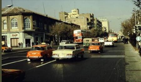 دروازه دولت تهران در کمتر از صد سال پیش؛ کاروان قاطر پشت دروازه دولت، پشم‌فروش و تاکسی‌های نارنجی+ تصاویر
