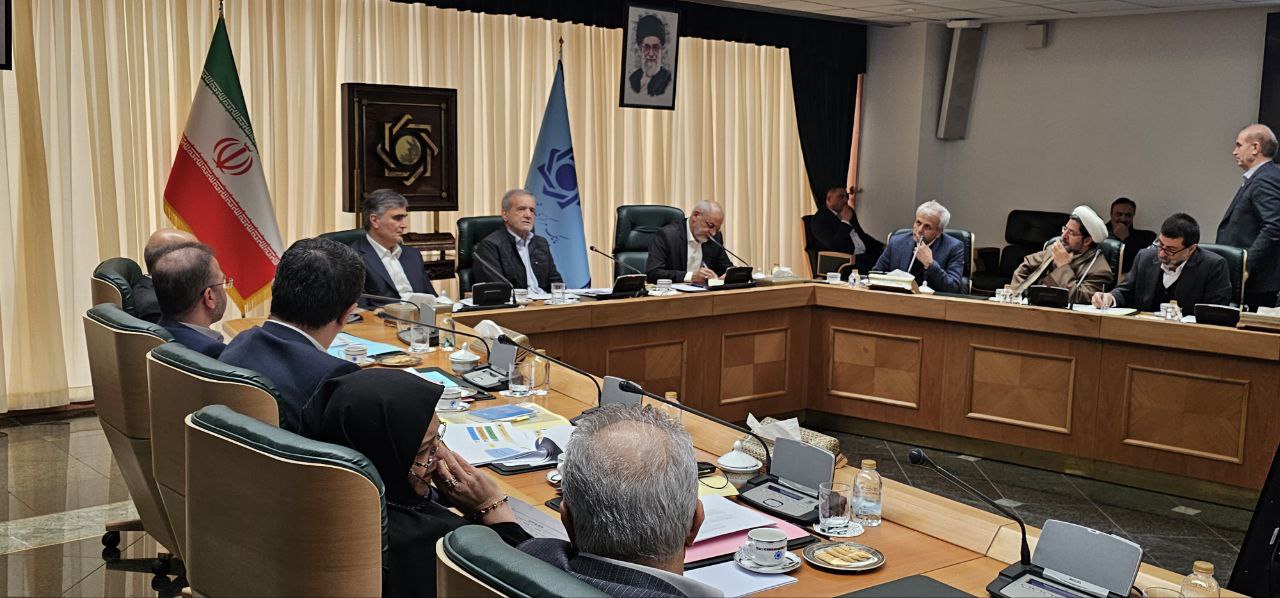 پزشکیان  سرزده به بانک مرکزی رفت و به شایعات پایان داد