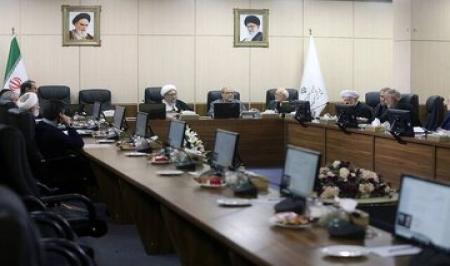 تیپ جدید احمدی نژاد و شمخانی در جلسه بررسی لوایح FATF+ تصاویر