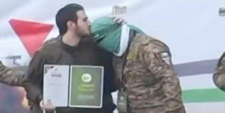 بوسۀ اسیر اسرائیلی بر سر رزمندگان کتائب القسام پربازدید شد