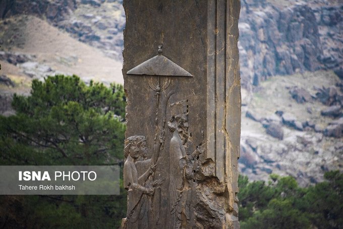 تخت جمشید در یک روز بارانی