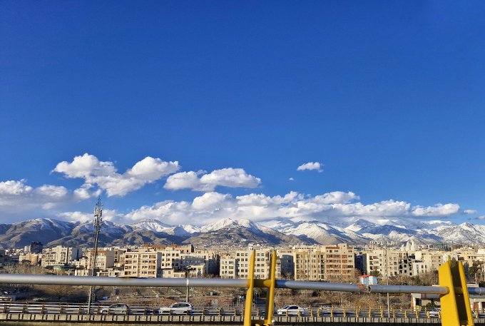 آسمان تهران امروز کارت‌پستالی و پاک بود