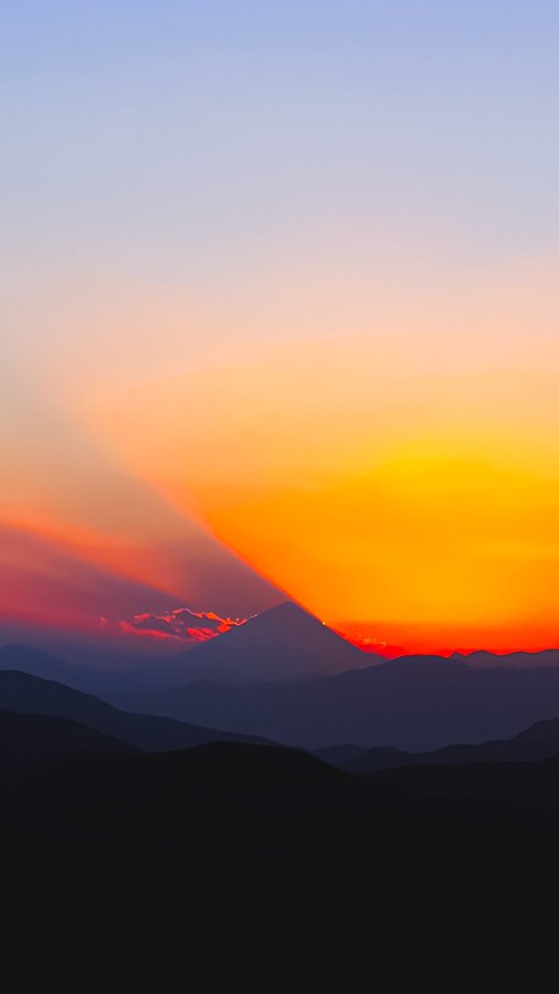 سایه دماوند هنگام غروب خورشید