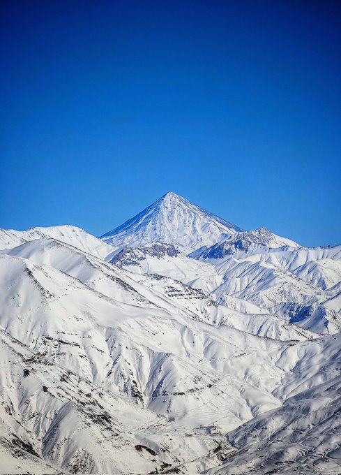 شکوه دماوند از یال دربندسر دیدنی است