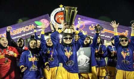 جشن قهرمانی تیم خاتون بم در فوتبال ایران