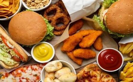 این غذاها پوست را پیر و چروکیده می‌کند