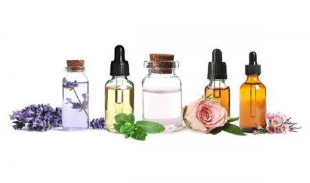با این روغن‌ها به جنگ پیری بروید