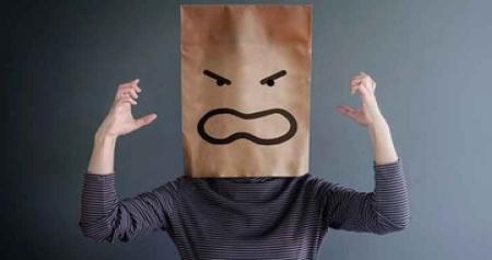 ۱۰ علامت هشداردهنده که زنگ شروع پارکینسون در بدن است